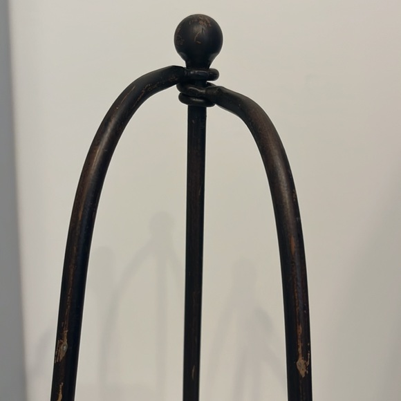 Distressed cookbook or plate holder - Picture 3 of 3